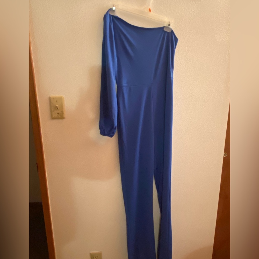 One Shoulder Jumper